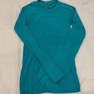 Lululemon run swiftly long sleeve top, size 6